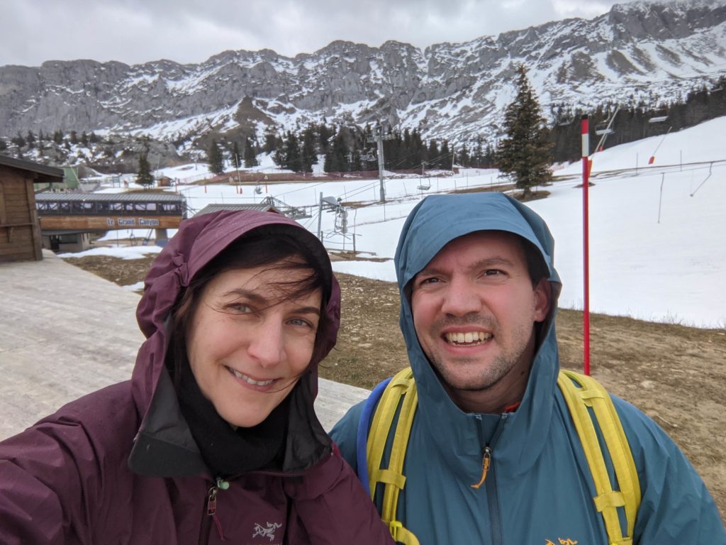 Selfie au Lac des Prés, vue sur les sommets du balcon est