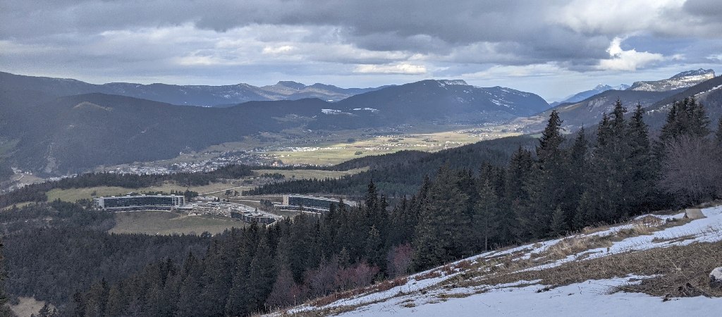 Le Lac des Prés vue sur les Glovettes