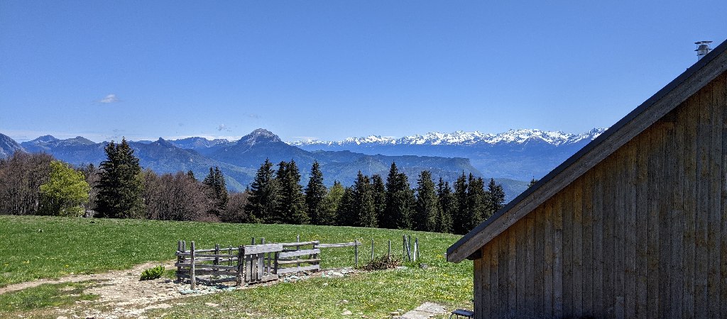 Plateau du Sornin et Dent du Loup au départ d'Engins